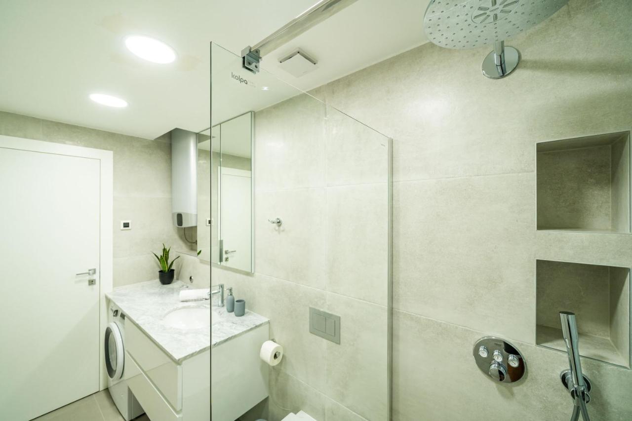Apartma Zadro *